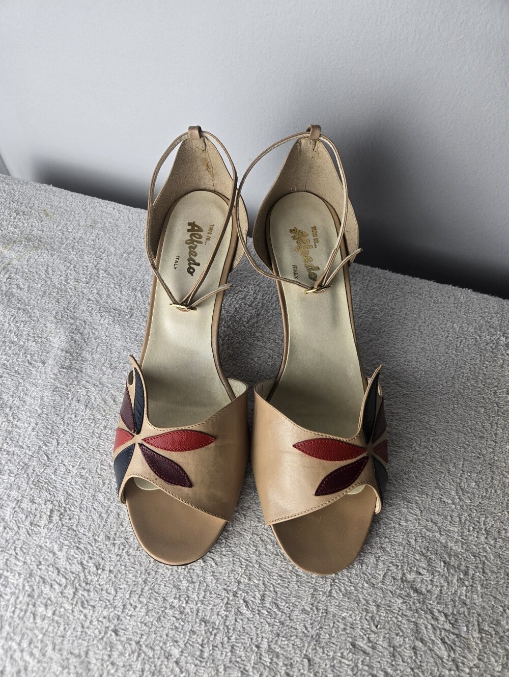 Vintage Alfredo Italy Leather Colorblock Leaf Heeled Sandals Beige Multi 8.5M